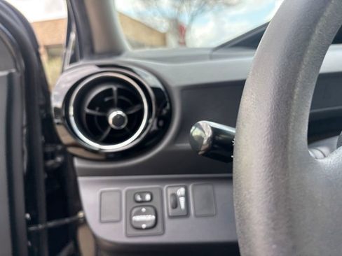 Used 2016 Toyota Prius C Persona Series image 17