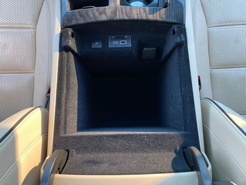 Used 2022 Cadillac Escalade Premium Luxury image 42