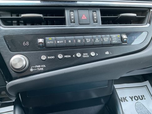 Used 2023 Lexus ES 350 w/ Accessory Package (Z2) FWD image 30