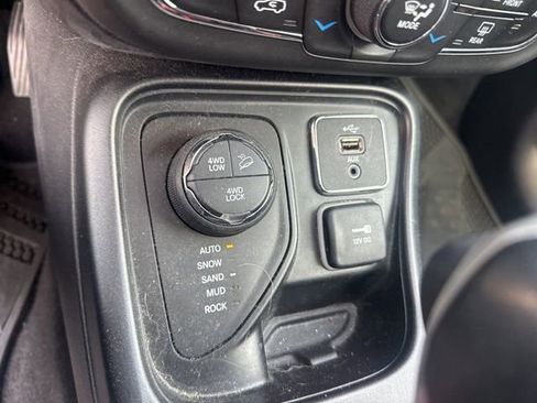 Used 2017 Jeep Compass Trailhawk w/ Leather Interior Group image 15