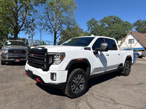Used 2021 GMC Sierra 2500 AT4 w/ AT4 Premium Plus Package image 2