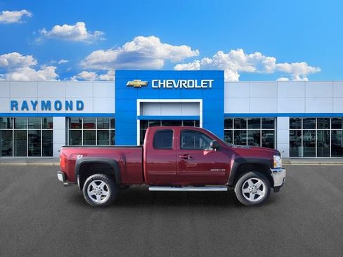 Used 2013 Chevrolet Silverado 2500 LTZ w/ LTZ Plus Package AWD/4WD image 2
