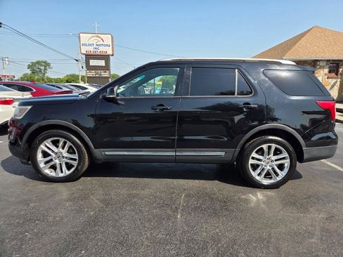 Used 2016 Ford Explorer XLT w/ Equipment Group 202A AWD/4WD image 3