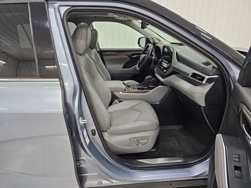 Used 2021 Toyota Highlander Platinum image 13