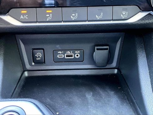 Used 2024 Nissan Sentra SV FWD image 16