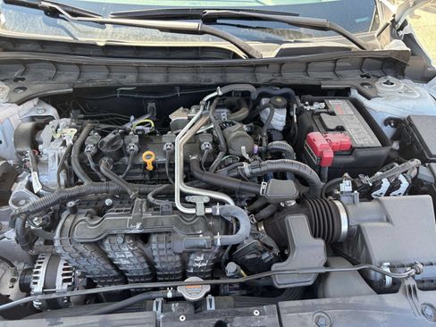Used 2025 Nissan Altima 2.5 SV FWD image 32