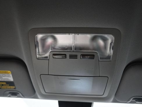Used 2019 Toyota Highlander Plus AWD/4WD image 23