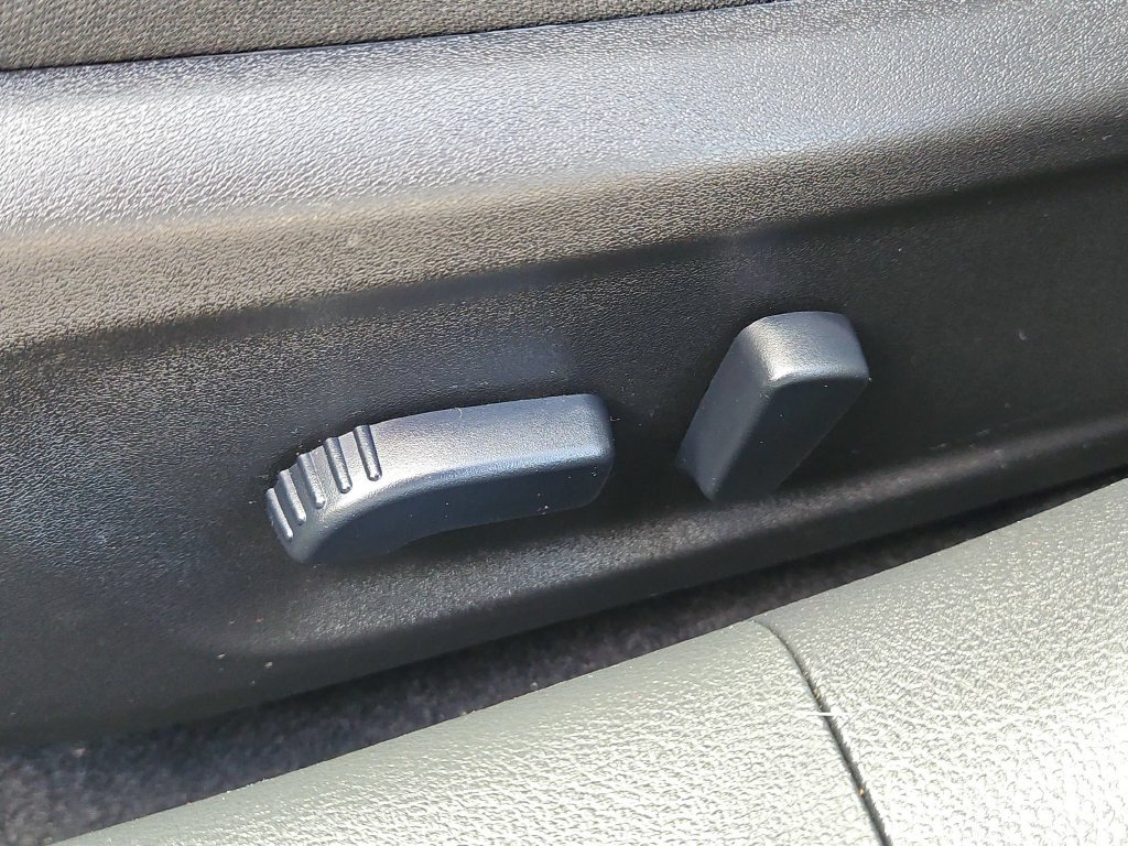 Used 2025 Nissan Altima 2.5 SV FWD image 14