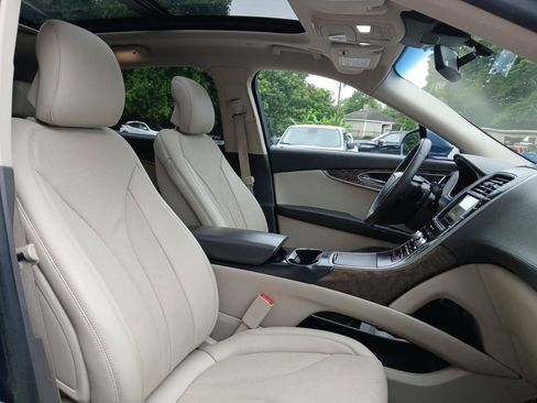 Used 2019 Lincoln Nautilus Reserve FWD image 17