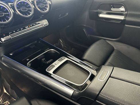 Used 2025 Mercedes-Benz GLA 250 image 21
