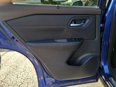 Certified 2023 Nissan Rogue SL w/ SL Premium Package FWD image 11