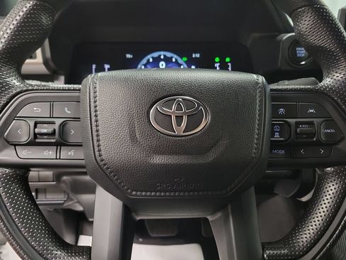 Used 2025 Toyota Tacoma SR5 AWD/4WD image 27