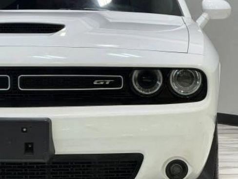 Used 2019 Dodge Challenger GT RWD image 4