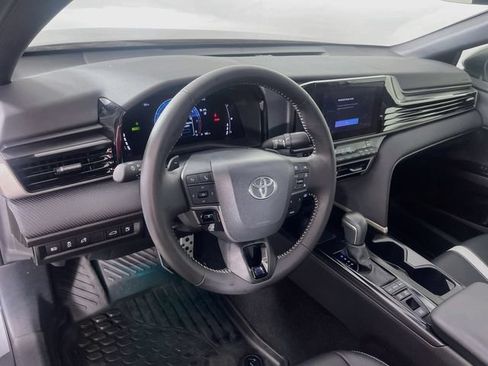 Used 2026 Toyota Camry SE FWD image 10