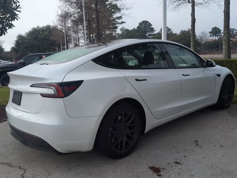 Used 2025 Tesla Model 3 Long Range image 10