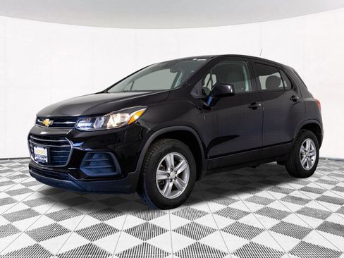 Used 2020 Chevrolet Trax LS w/ Tint and Cruise Package image 10