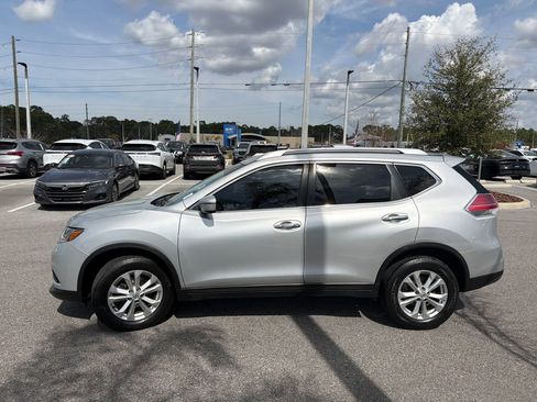 Used 2016 Nissan Rogue SV image 4
