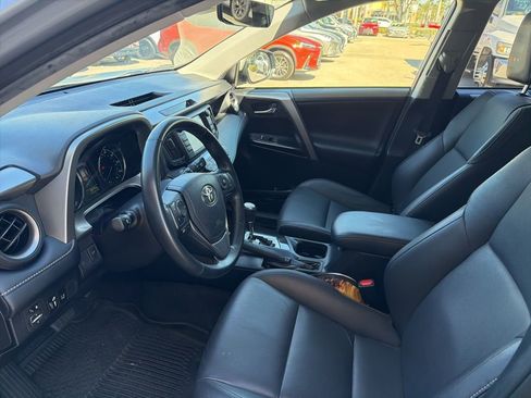 Used 2018 Toyota RAV4 Limited image 15