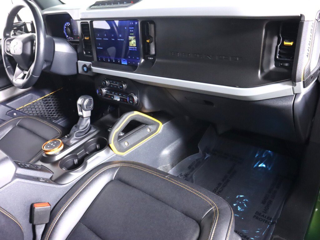Used 2023 Ford Bronco Badlands w/ Sasquatch Package AWD/4WD image 41