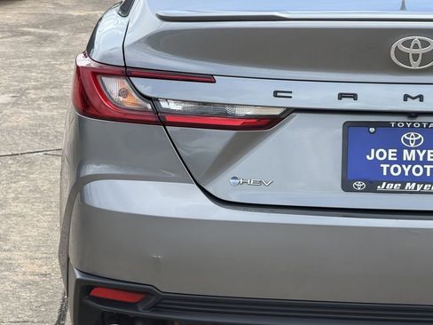Used 2025 Toyota Camry SE FWD image 10