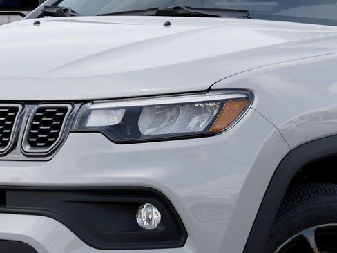 New 2026 Jeep Compass Latitude AWD/4WD image 28
