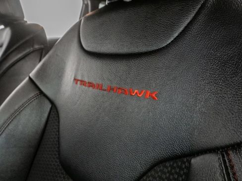 Certified 2025 Jeep Compass Trailhawk AWD/4WD image 10