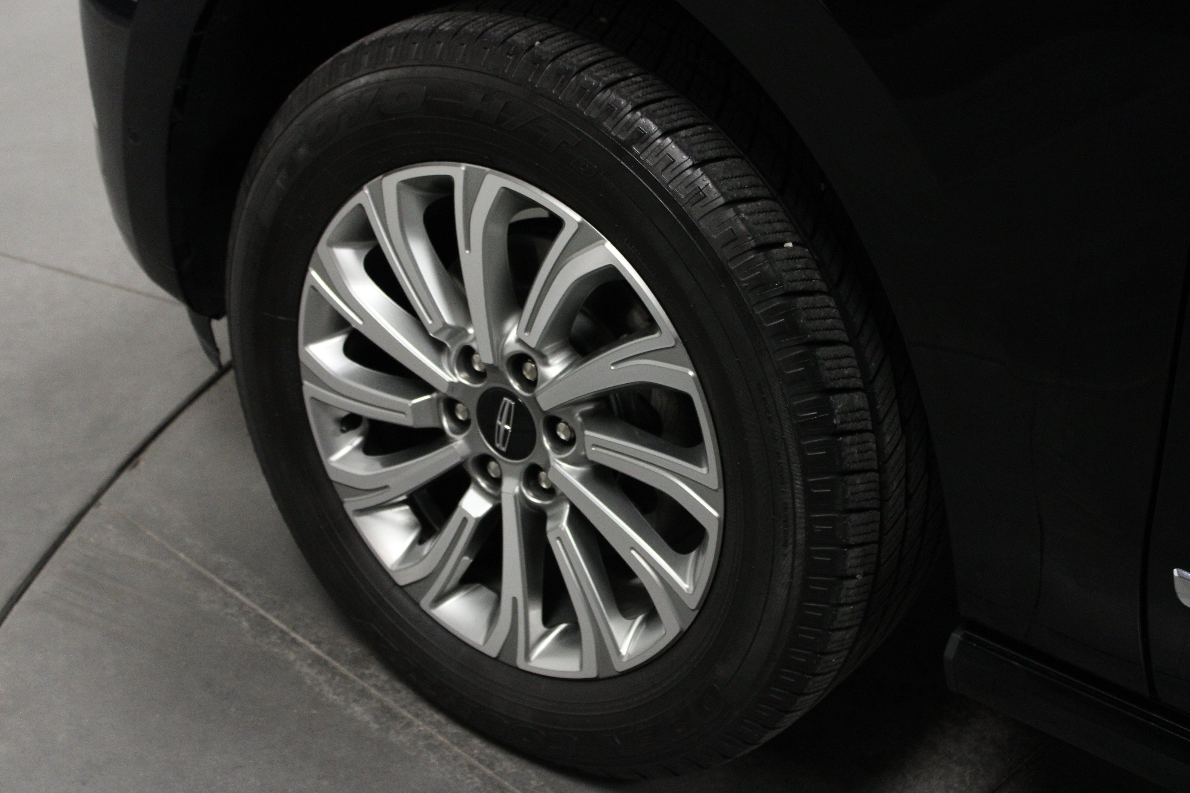 Used 2023 Lincoln Navigator 2WD image 10