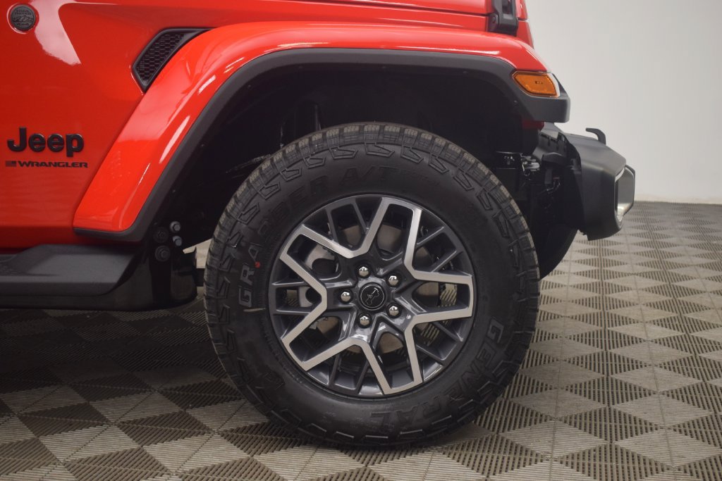 New 2026 Jeep Wrangler Unlimited Sahara w/ Whitecap Package AWD/4WD image 8
