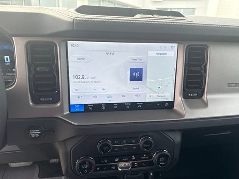 Used 2025 Ford Bronco Outer Banks AWD/4WD image 15