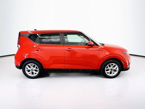 Used 2025 Kia Soul LX w/ LX Technology Package FWD image 10