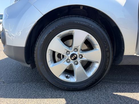Used 2019 Kia Soul FWD image 26
