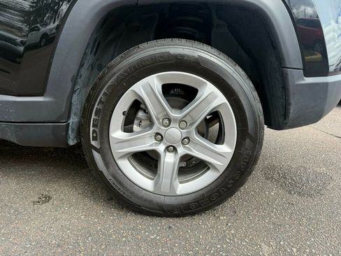 Used 2023 Jeep Compass Latitude w/ Convenience Group image 9