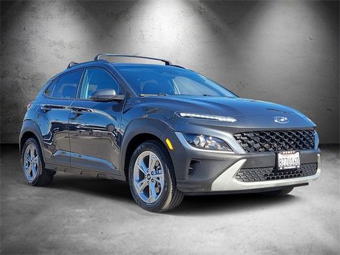 Used 2022 Hyundai Kona SEL image 2