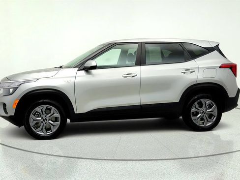 Used 2025 Kia Seltos LX AWD/4WD image 8