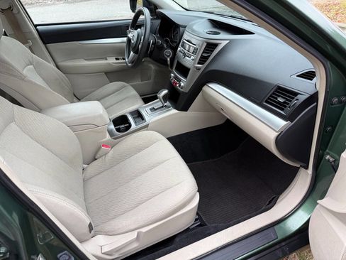 Used 2011 Subaru Outback 2.5i image 10