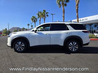 Used 2024 Nissan Pathfinder SL FWD video 3
