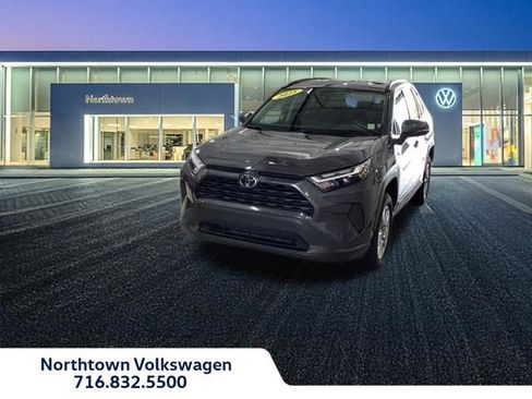 Used 2025 Toyota RAV4 XLE AWD/4WD image 1