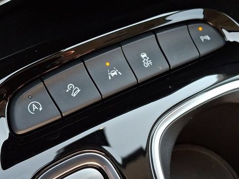 Used 2023 Buick Envision Essence AWD/4WD image 23
