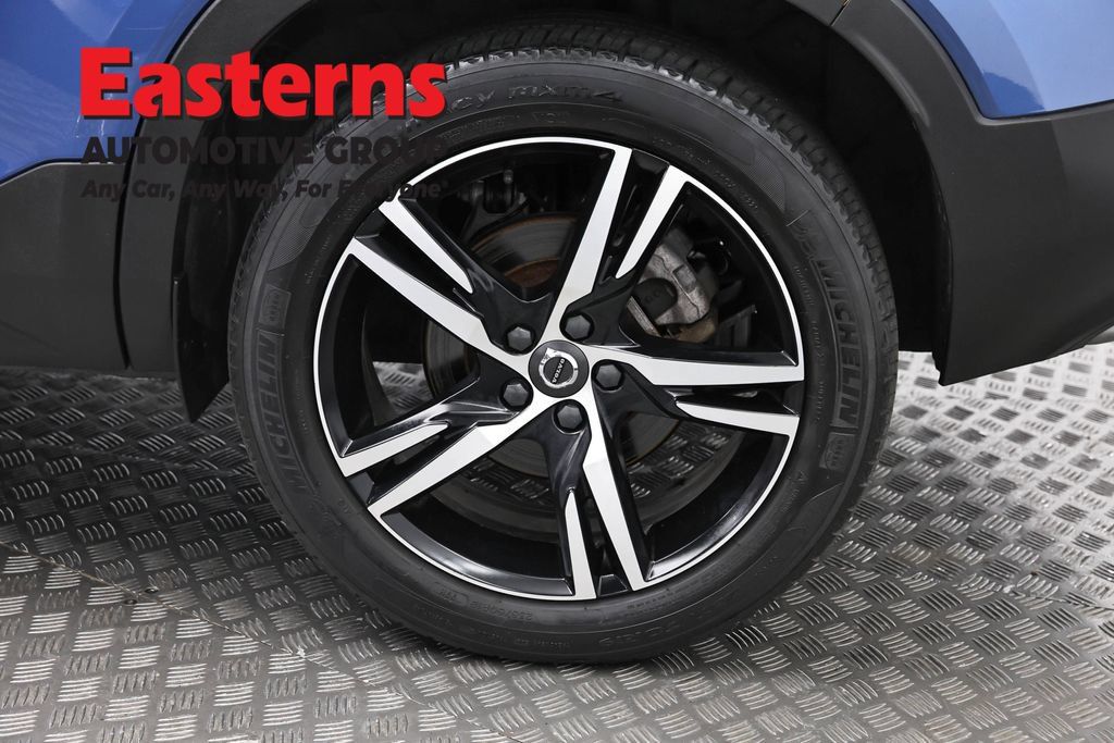Used 2020 Volvo XC40 T5 R-Design AWD/4WD image 35