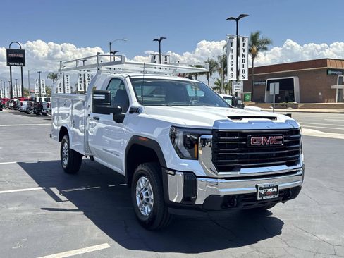 New 2026 GMC Sierra 2500 Pro RWD image 3
