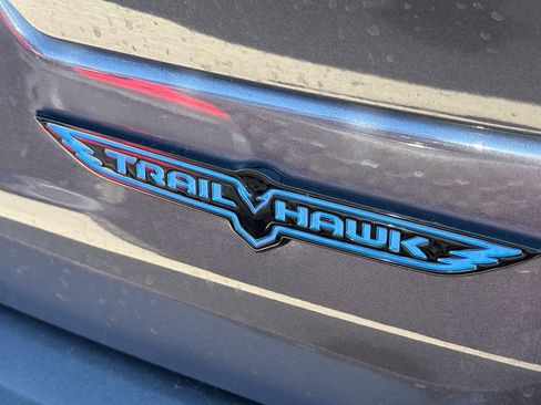 Certified 2022 Jeep Grand Cherokee Trailhawk w/ Luxury Tech Group III AWD/4WD image 19