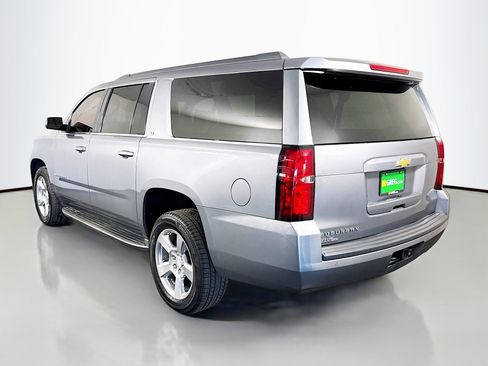 Used 2020 Chevrolet Suburban LT image 7