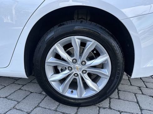 Used 2025 Chevrolet Malibu LT FWD image 11