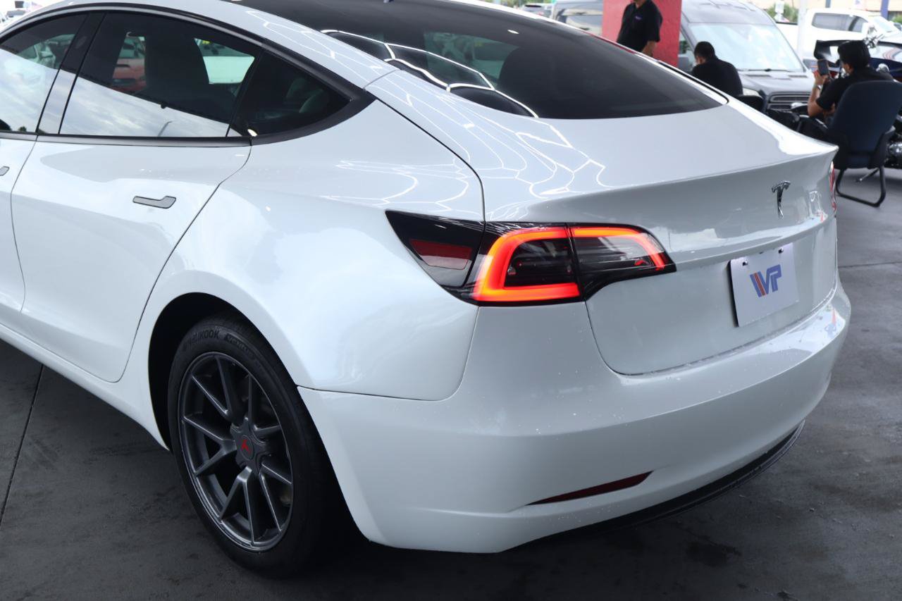 Used 2023 Tesla Model 3 Standard Range RWD image 9