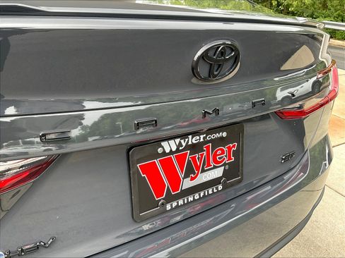 Used 2025 Toyota Camry SE w/ Convenience Package FWD image 24