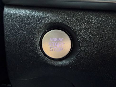 Used 2024 Kia Sorento S AWD/4WD image 18