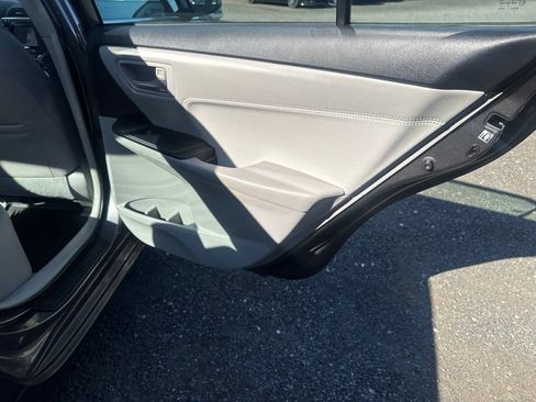 Used 2015 Toyota Camry XLE w/ Moonroof Package FWD image 35