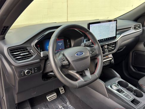 Used 2024 Ford Escape ST-Line w/ Tech Pack #1 FWD image 12