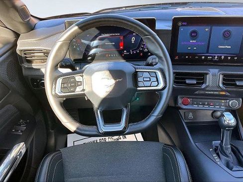 Certified 2025 Ford Mustang Coupe image 5