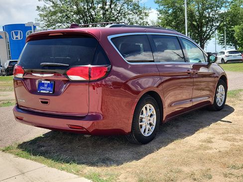 Used 2020 Chrysler Voyager Lxi FWD image 5